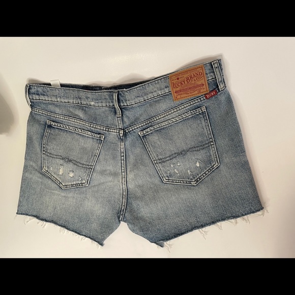 Almost brand new Lucky brand jeans shorts - Picture 3 of 5